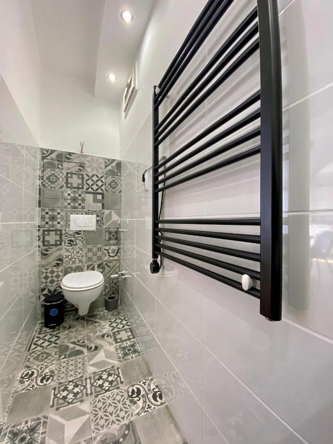 Season One Apartman Segedin Dış mekan fotoğraf