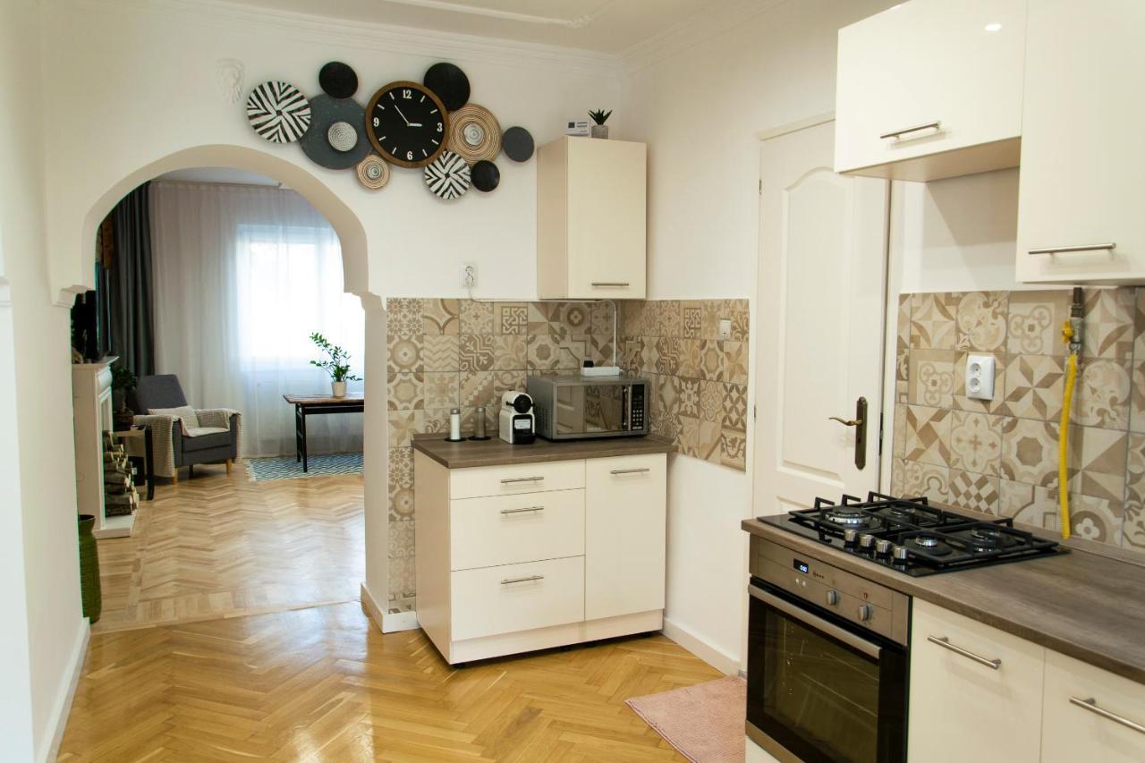 Season One Apartman Segedin Dış mekan fotoğraf