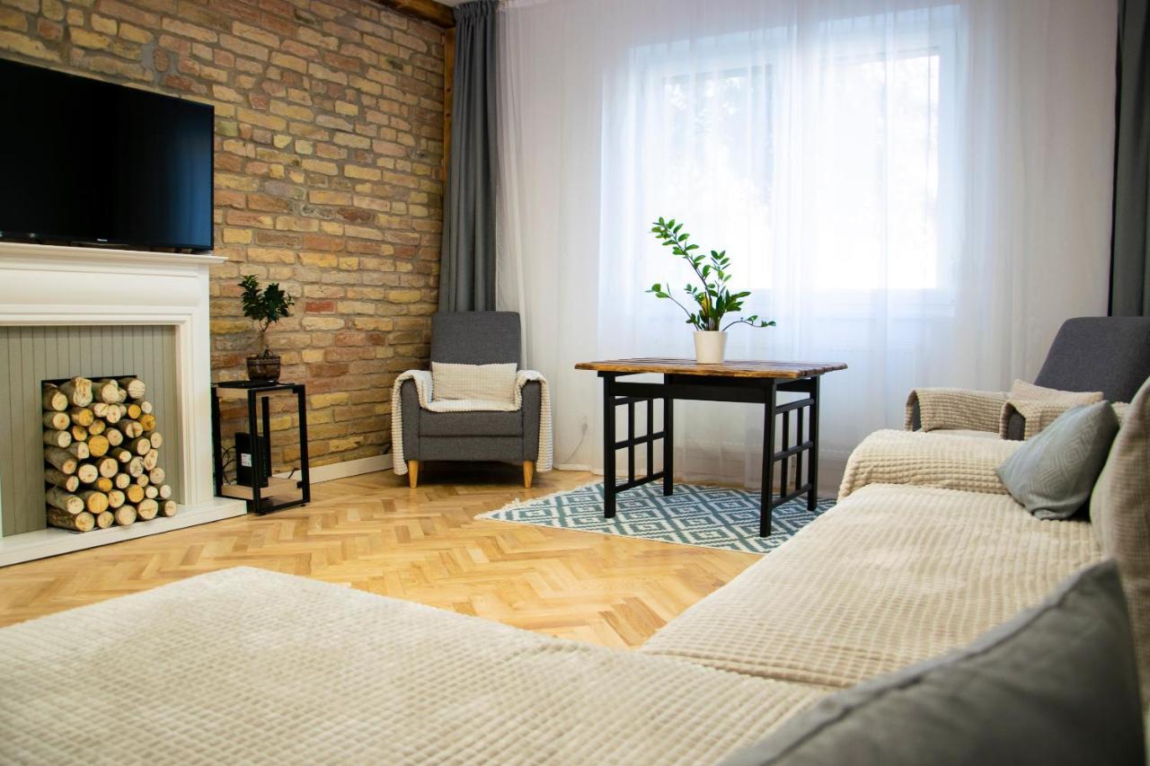 Season One Apartman Segedin Dış mekan fotoğraf