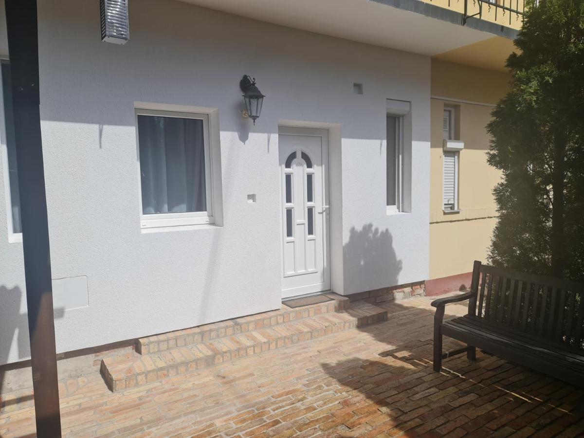 Season One Apartman Segedin Dış mekan fotoğraf