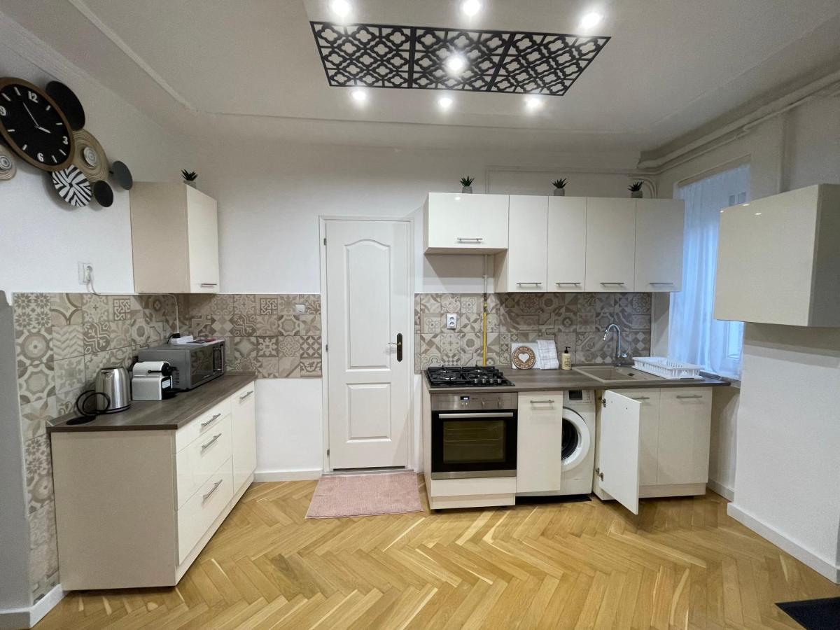 Season One Apartman Segedin Dış mekan fotoğraf